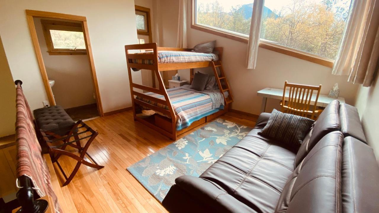Eagle River Eagle Peak Guesthouse מראה חיצוני תמונה