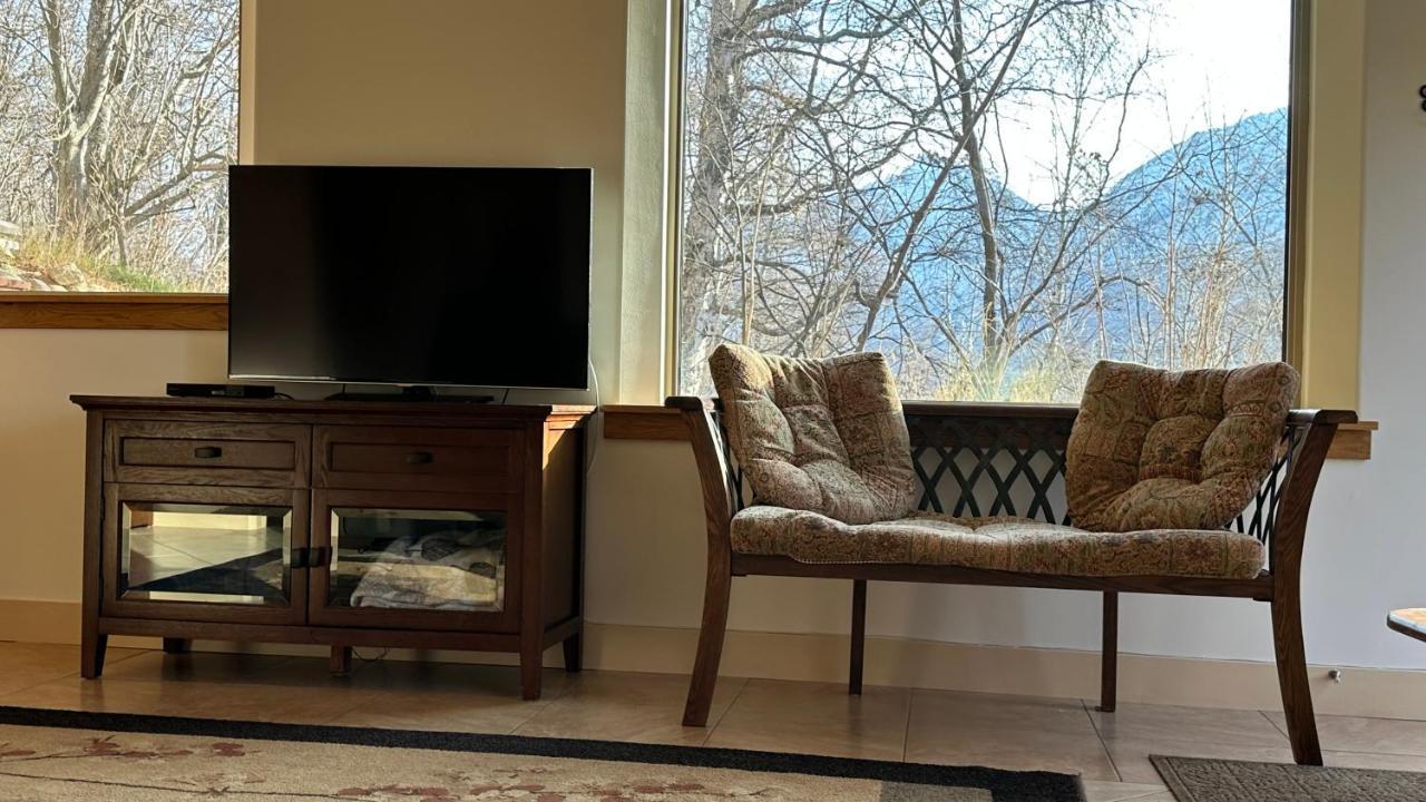 Eagle River Eagle Peak Guesthouse מראה חיצוני תמונה